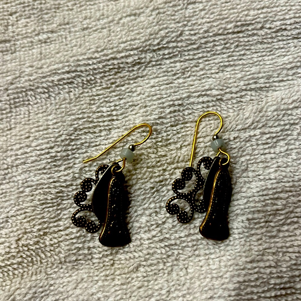 Earrings wire.